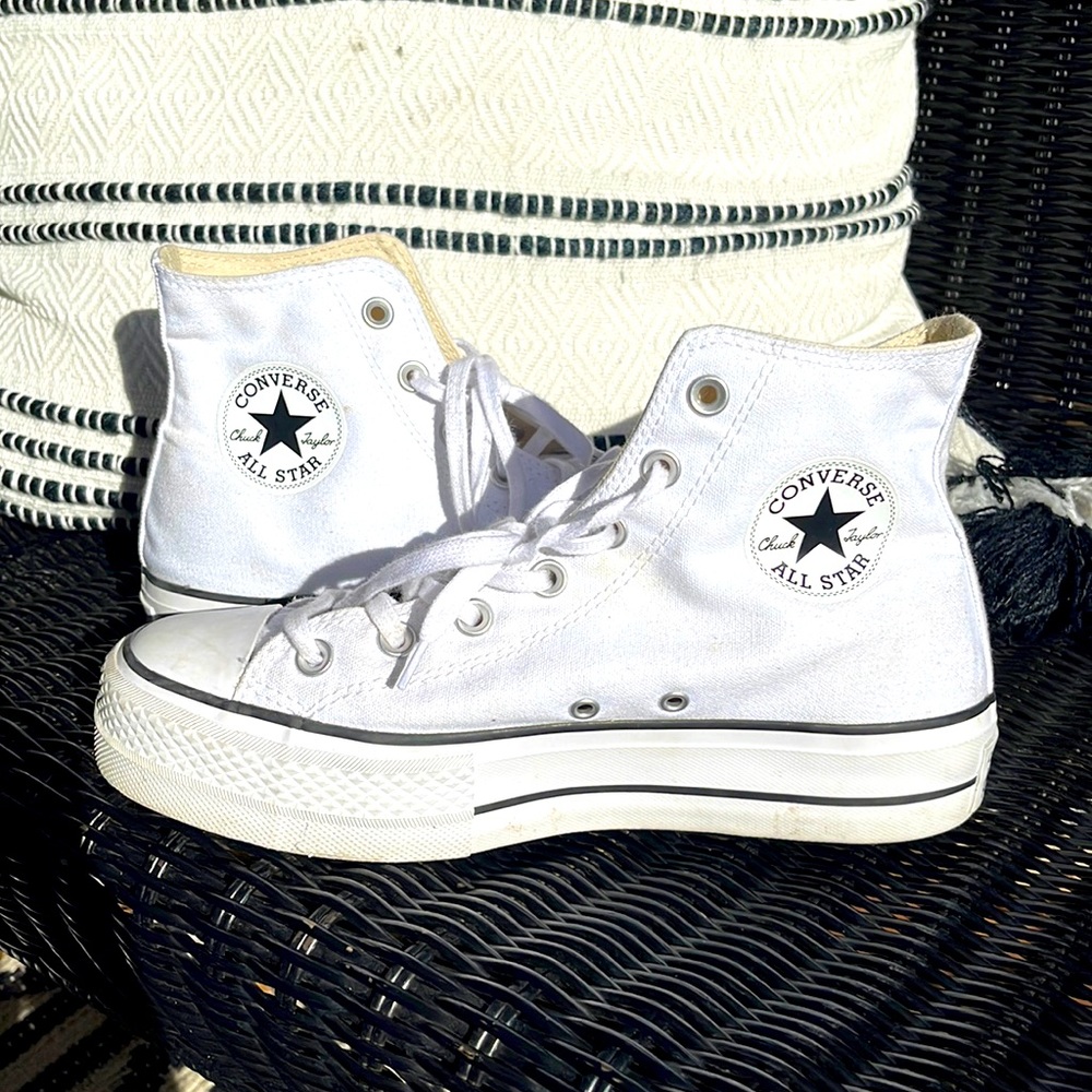 Converse Women's Chuck Taylor All Start Lift Hightop Sneakers